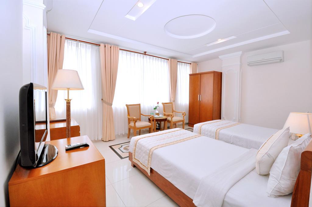 Tan Hoang Long Hotel Ho Chi Minh City Bagian luar foto